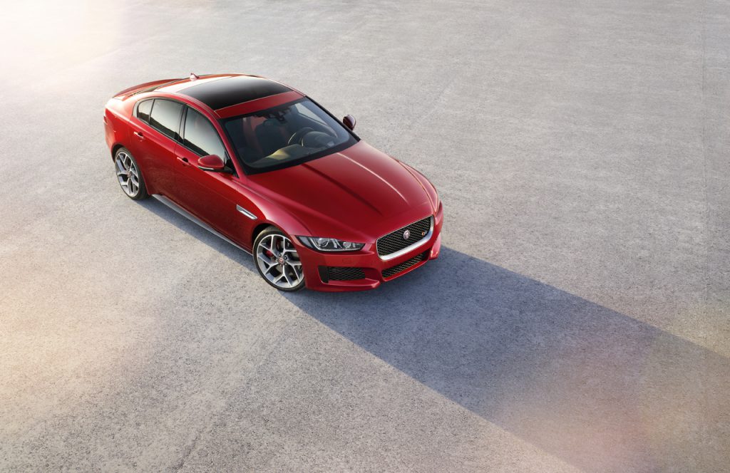 El Jaguar XE 2016 se enfrentará al BMW Serie 3