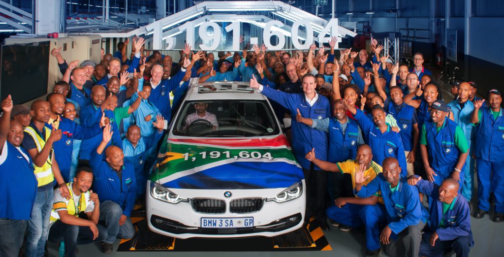 El último BMW Serie 3 Sedán sale de la línea de producción en la planta de Rosslyn.