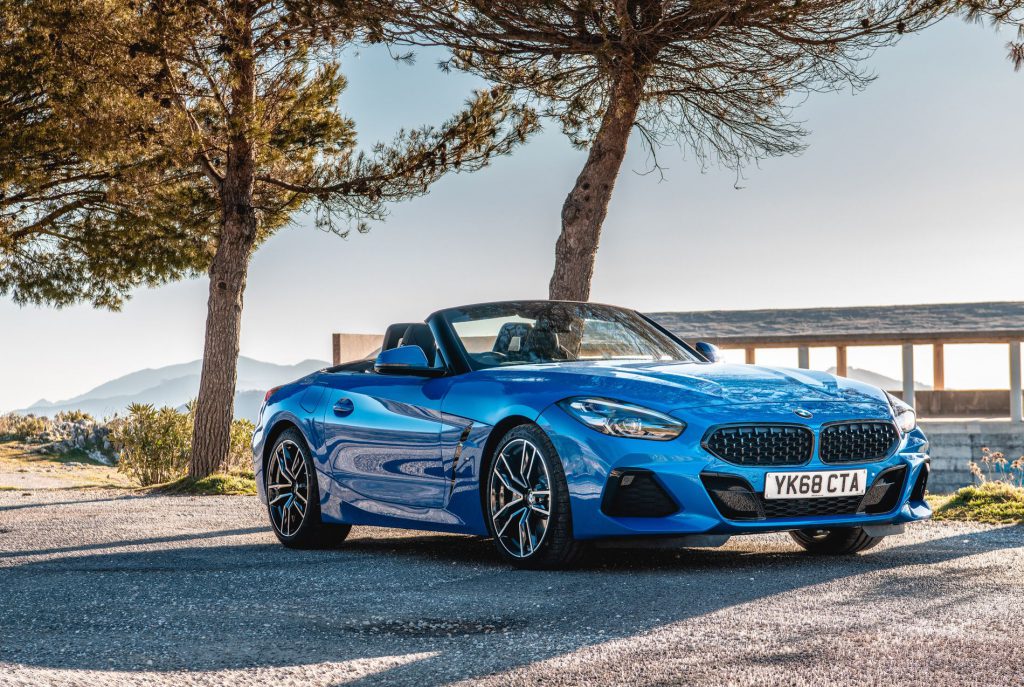 ¿Puede el BMW Z4 sDrive20i de nivel de entrada seguir siendo divertido??