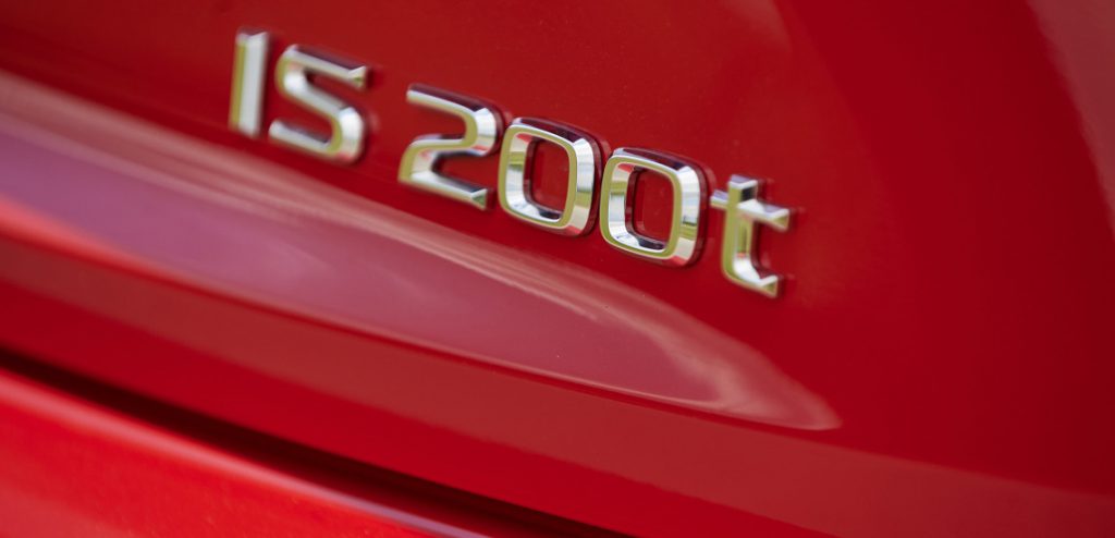 Lexus IS 200t vs. BMW Serie 3