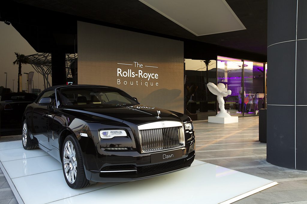 La sala de exposición experimental de la ‘Rolls-Royce Boutique’ se abrió en Dubai