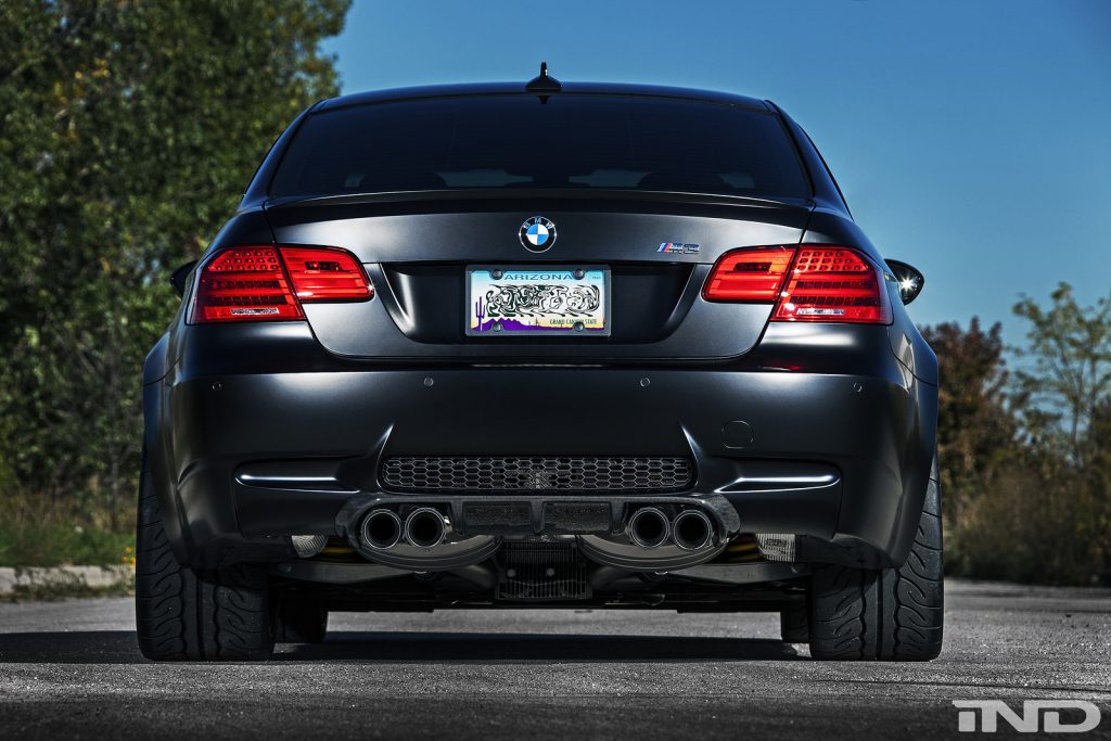 BMW M3 E92 negro congelado por iND