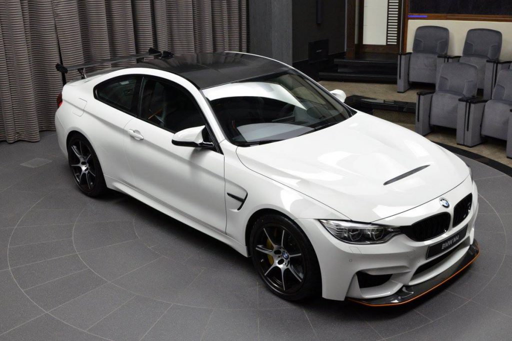 BMW M4 GTS blanco alpino entregado en Abu Dhabi