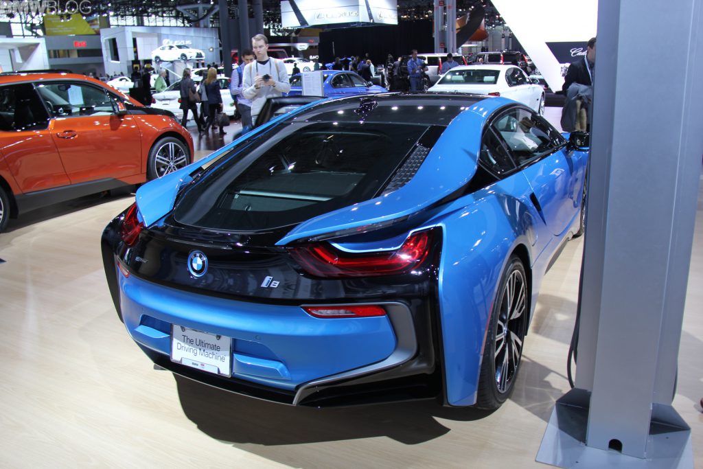 BMW dice que el i8 tarda 4,2 segundos en pasar de 0 a 100 km/h