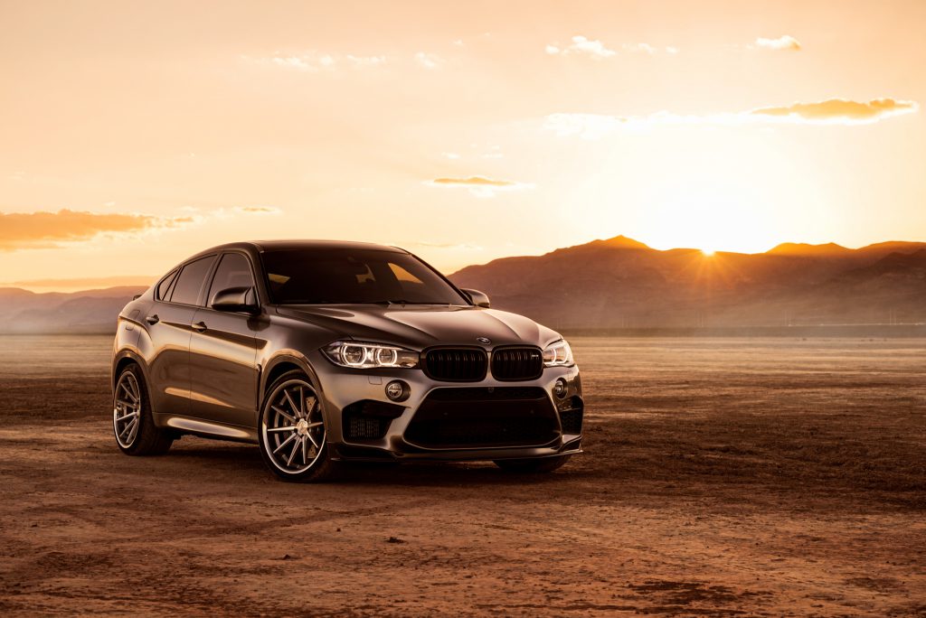 El BMW X6 M Dinan recibe llantas Ferrada FR4 en color plata máquina ...
