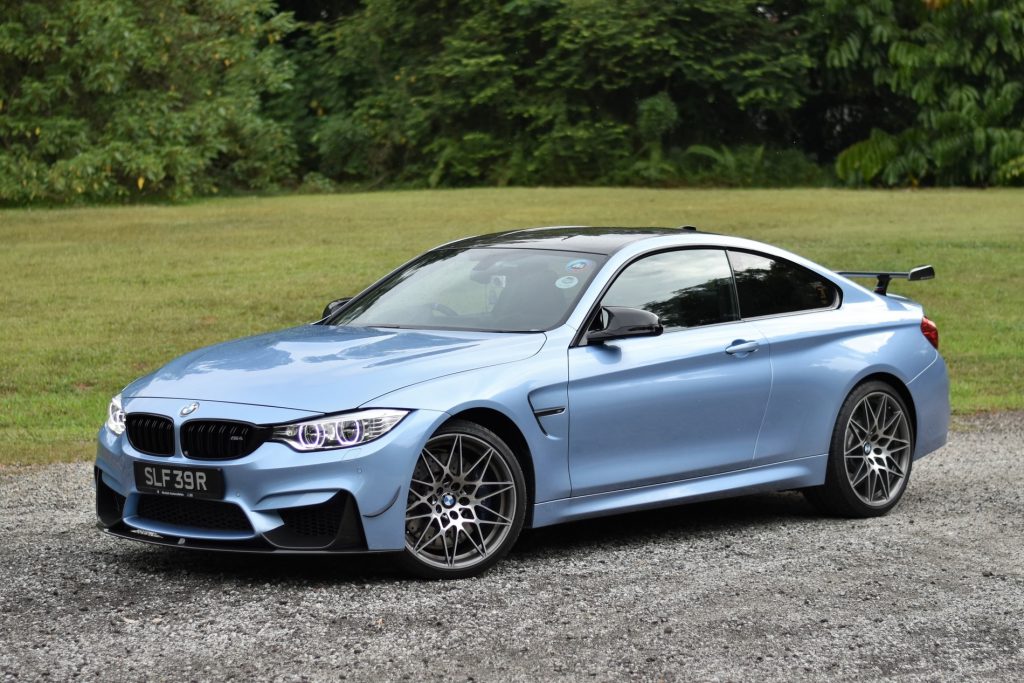 El propietario de un Nissan GT-R cambia su coche por un BMW M4 Performance Edition en color Silverlake