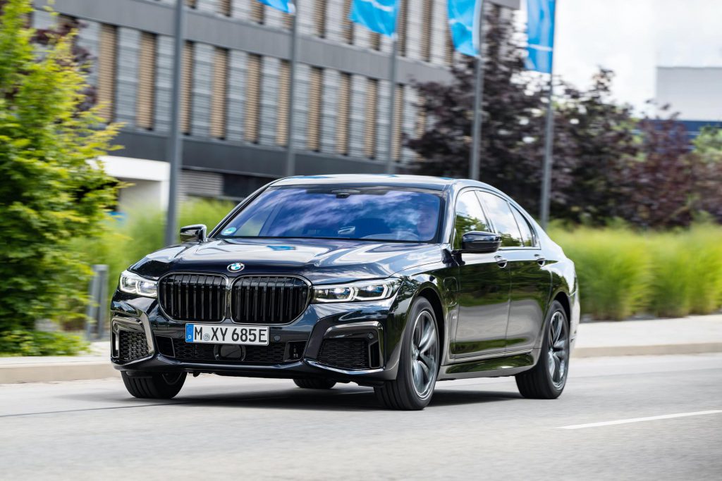Un vistazo a la actualización del BMW 745Le híbrido enchufable de 2020