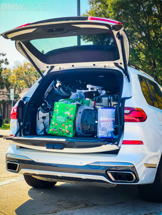 2020 bmw x7 cargo 4 623x830