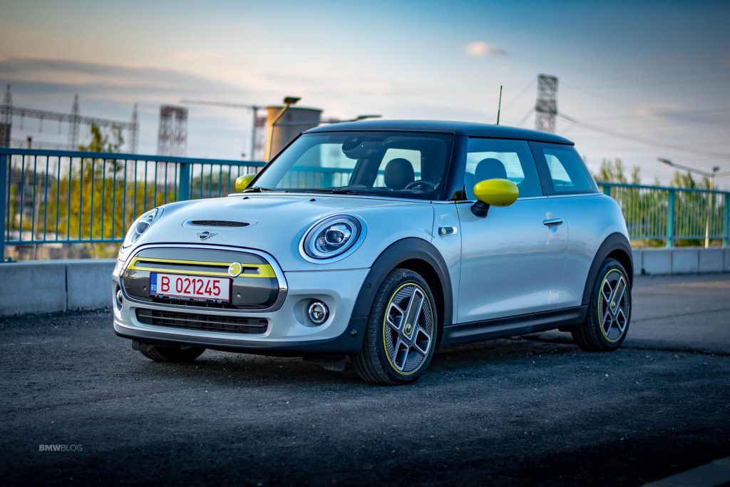 Comparación entre el MINI Cooper SE y el MINI Cooper S 2010