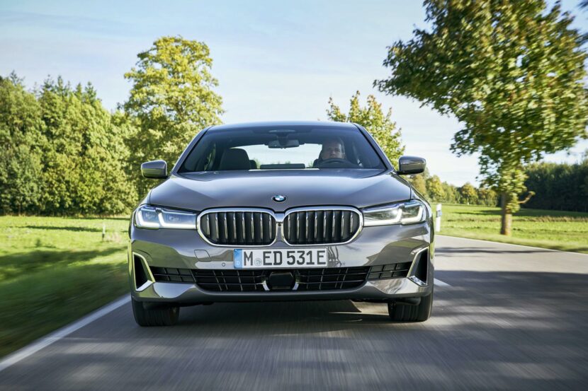 2021 bmw 530e facelift sedán 27 830x553