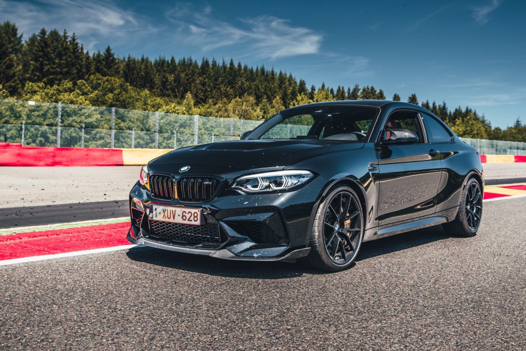 BMW M2 CS vs A45 AMG y Audi RS3 tuneado drag race