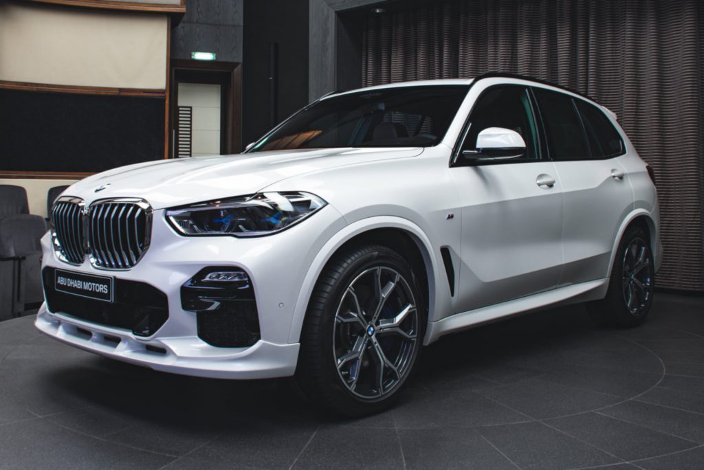 BMW X5 con piezas de diseño 3D en Abu Dhabi Motors