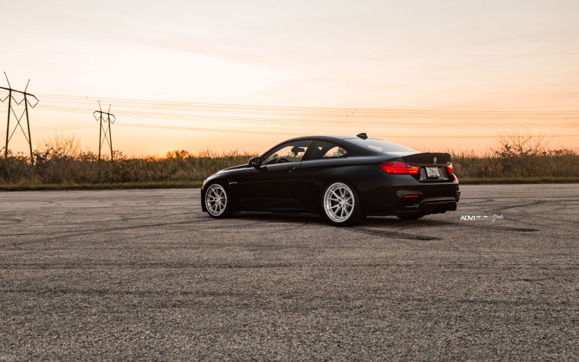 negro zafiro metálico bmw m4 f82 acabado mecanizado llantas adv1 g 830x519