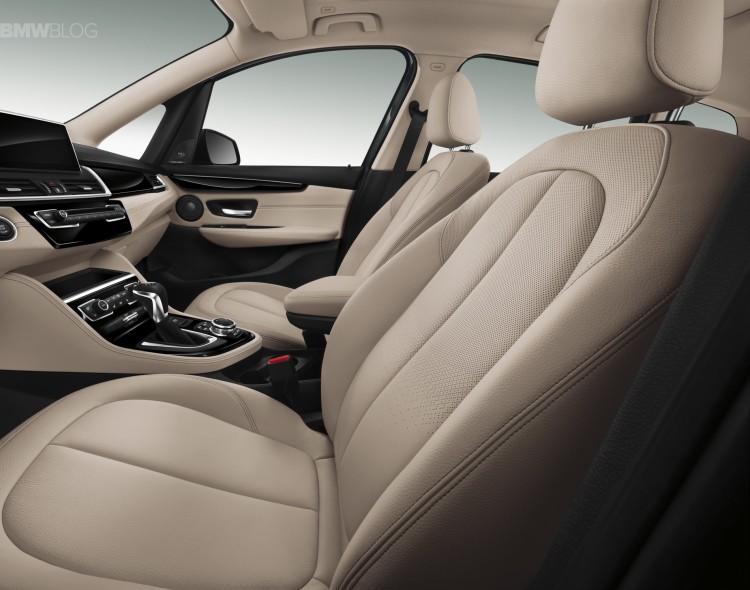 bmw serie 2 gran tourer interior imágenes 13 750x590