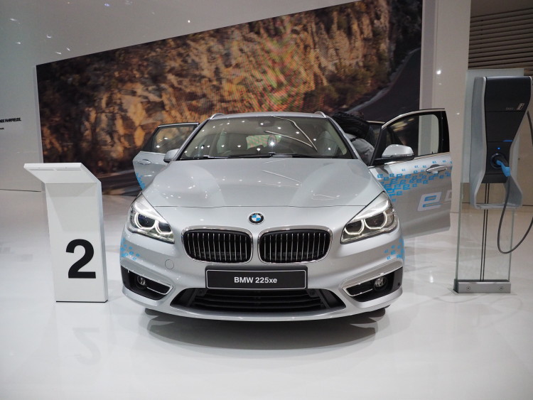 bmw 225xe frankfurt imágenes 02 750x563