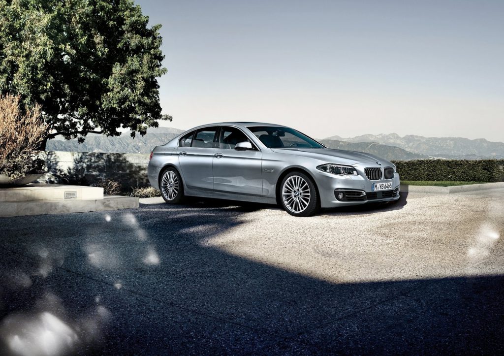 Los modelos BMW Serie 5 F10 y X5 y X6 F15/F16 tendrán arranque remoto