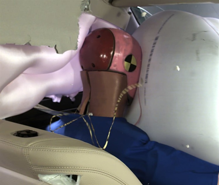 prueba de airbag bmw 750x632