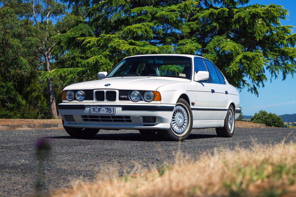 BMW Australia amplía su flota Heritage con el E34 M5 de 1990