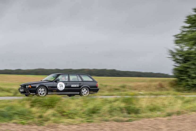 bmw e34 m5 touring 12 830x553