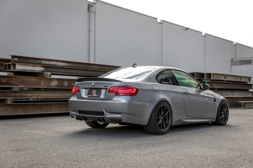 Gris espacial BMW E92 M3 - Llantas Vorsteiner V-FF 108