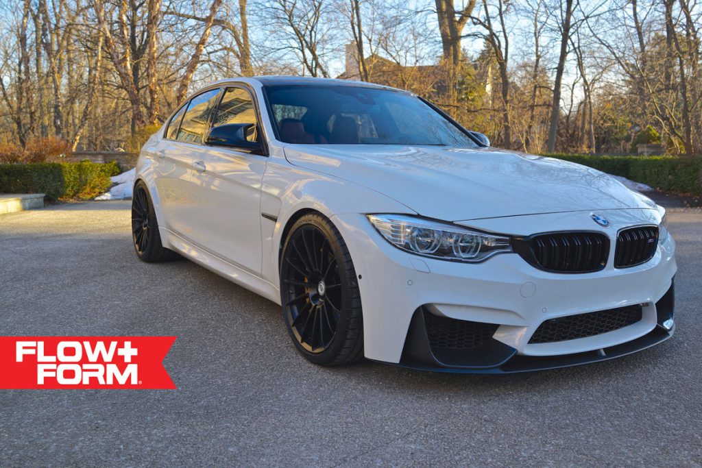 BMW F80 M3 blanco alpino con llantas HRE FlowForm