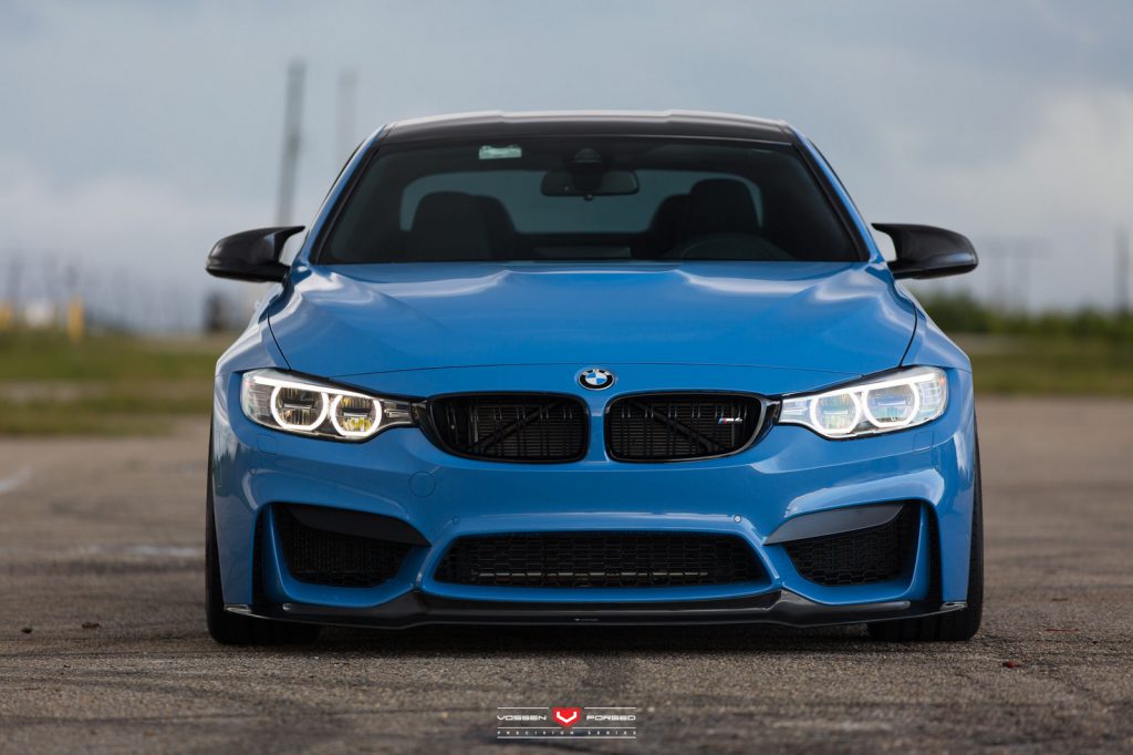 BMW F82 M4 con llantas forjadas VPS-301 instaladas