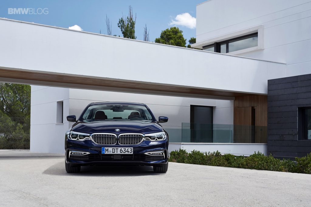 El nuevo BMW Serie 5 en directo con Nicki Shields