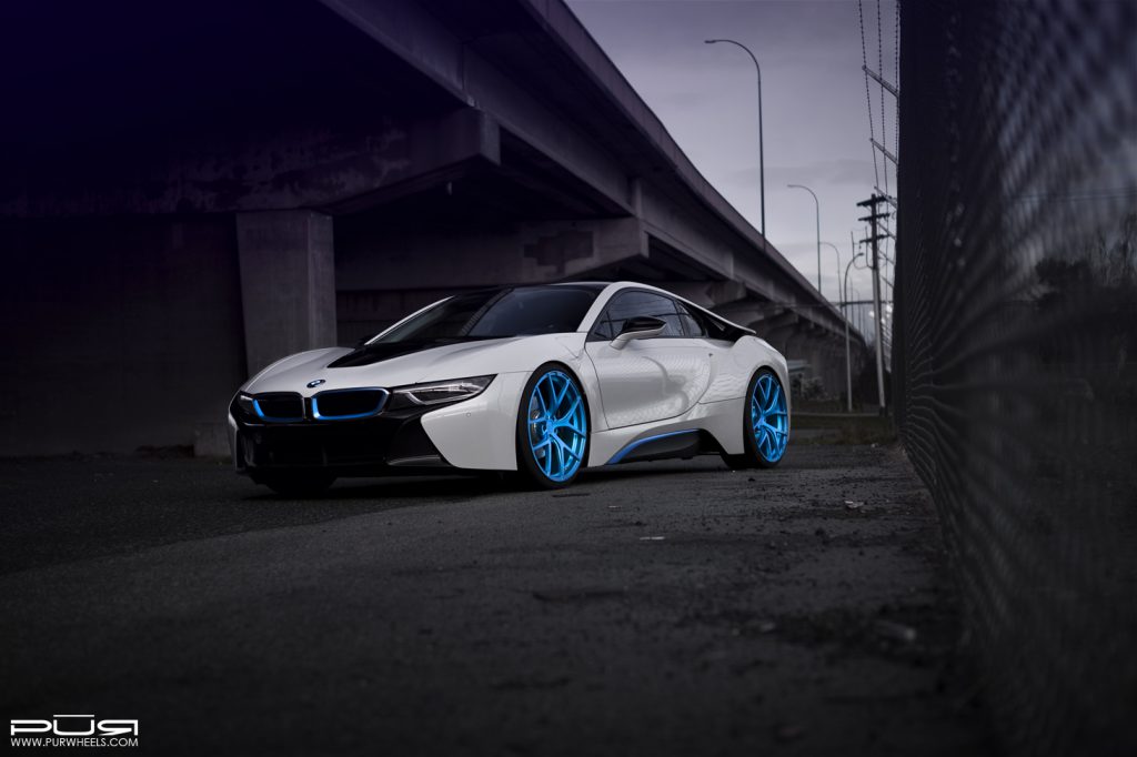 BMW i8 con llantas PUR 4OUR
