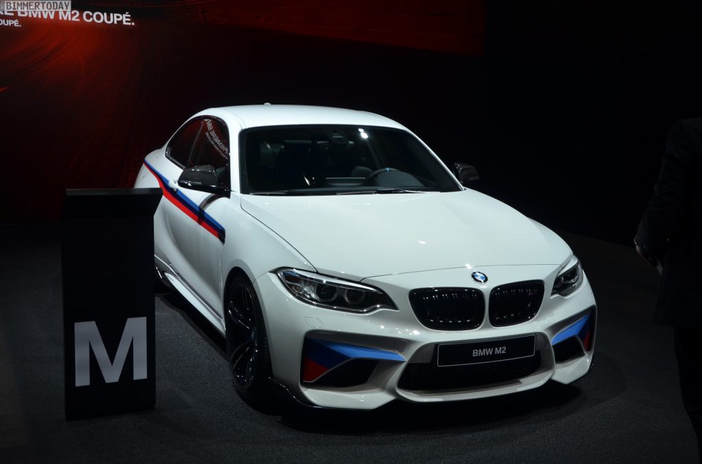 Llega a Ginebra un precioso BMW M2 blanco alpino con piezas M Performance