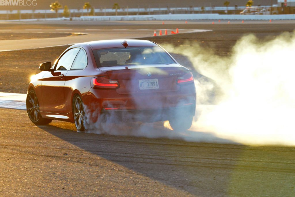 Neumáticos que echan humo y drifting – BMW M235i
