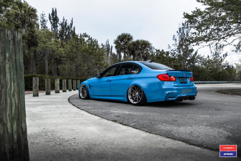BMW M3 azul de Yas Marina con llantas Vossen