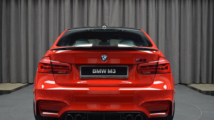 bmw m3 con paquete de competición y pintura roja ferrari 17 750x422