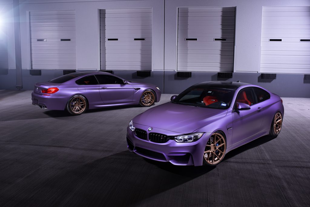 BMW M4 y BMW M6 de color púrpura mate
