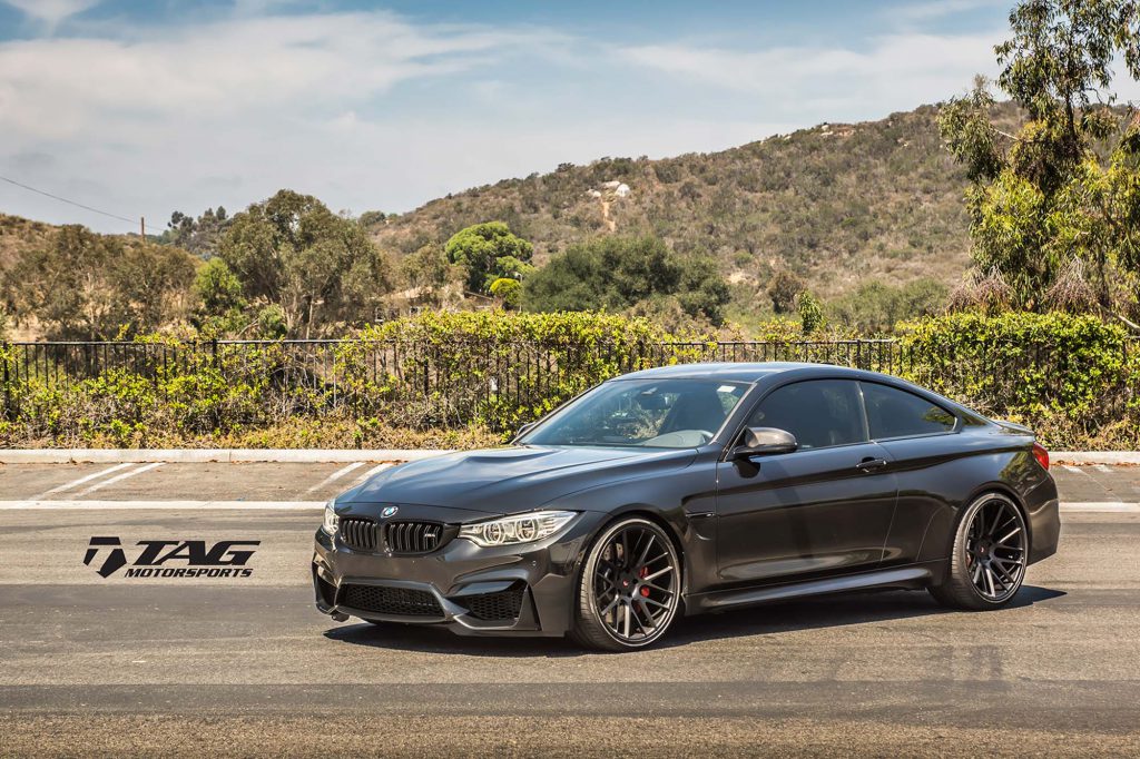BMW M4 construido por TAG Motorsports con llantas Vossen