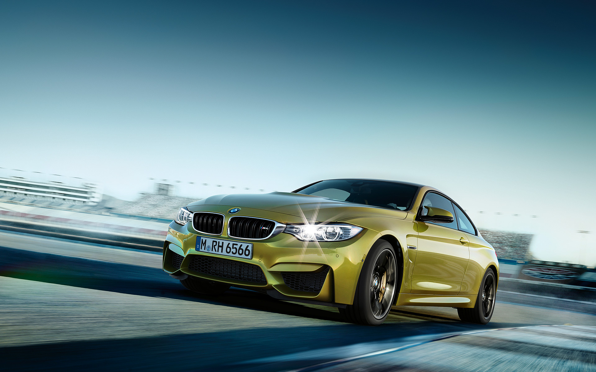 BMW M4 Coupe 01 1920x1200