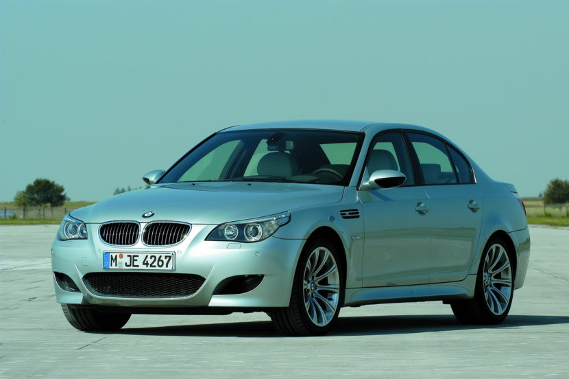 BMW M5 E60M 2005 5 830x552