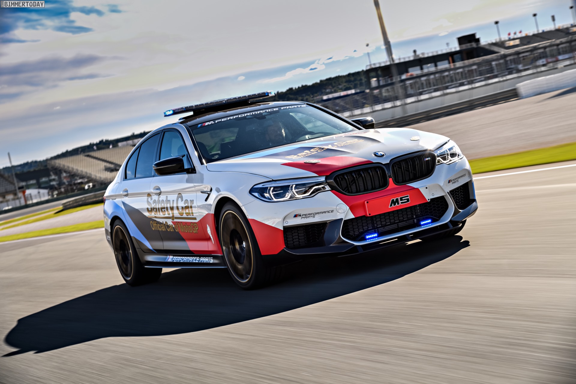 El BMW M5 Safety Car aparece en un nuevo y emocionante vídeo - Blog de BMW