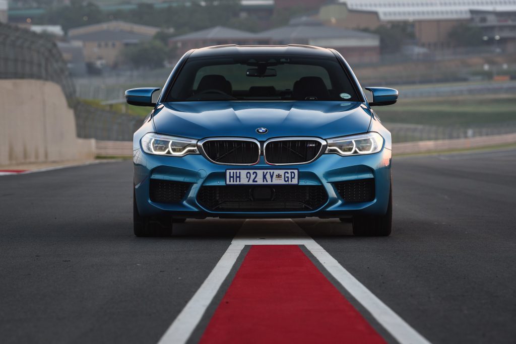 BMW M5 vs Jeep Grand Cherokee Trackhawk vs Dodge Challenger Hellcat