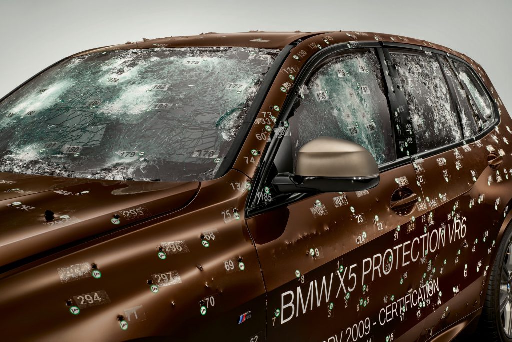 Este es el aspecto del BMW X5 Protection VR6 después de recibir un disparo