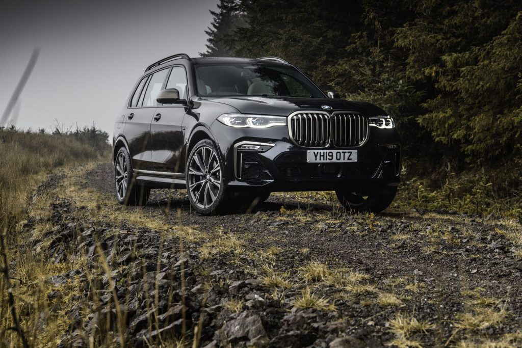 El BMW X7 M50d, revisado en Fifth Gear, divide al equipo