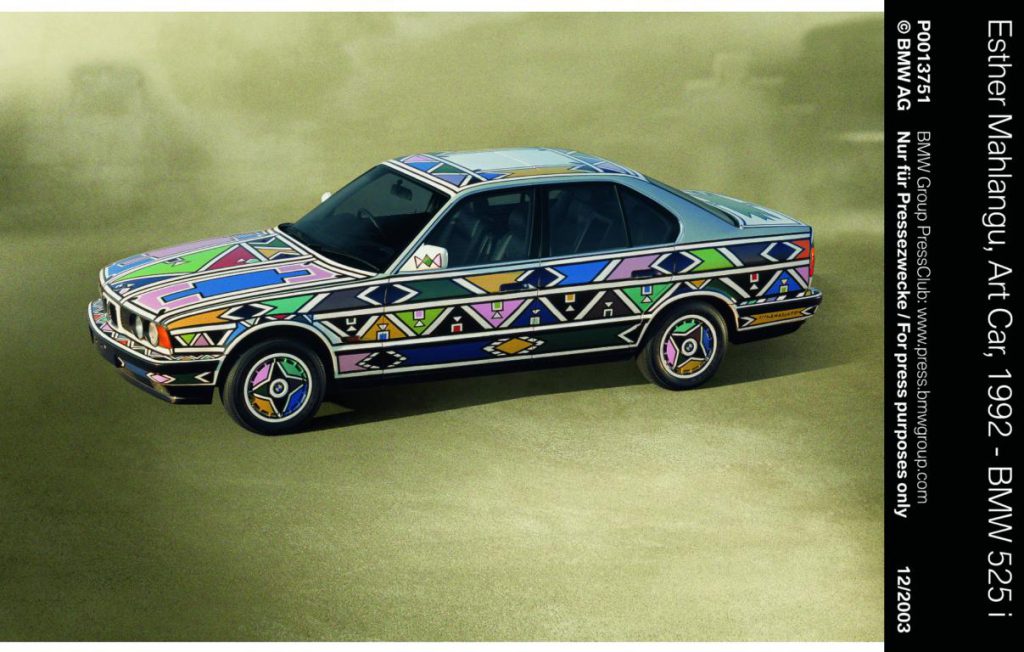 BMW 525i Art Car de Esther Mahlangu en el Museo de Arte y Diseño de Nueva York