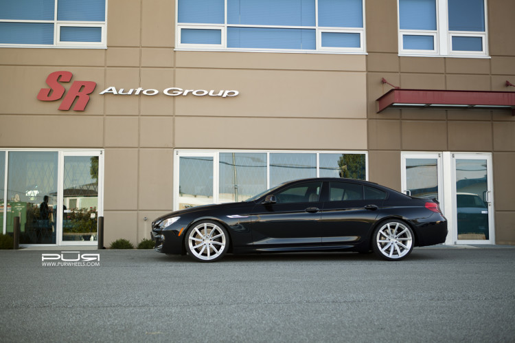 BMW 650i negro zafiro con llantas de poliuretano