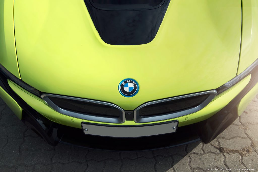 Sesión de fotos del BMW i8 amarillo neón en Corea del Sur