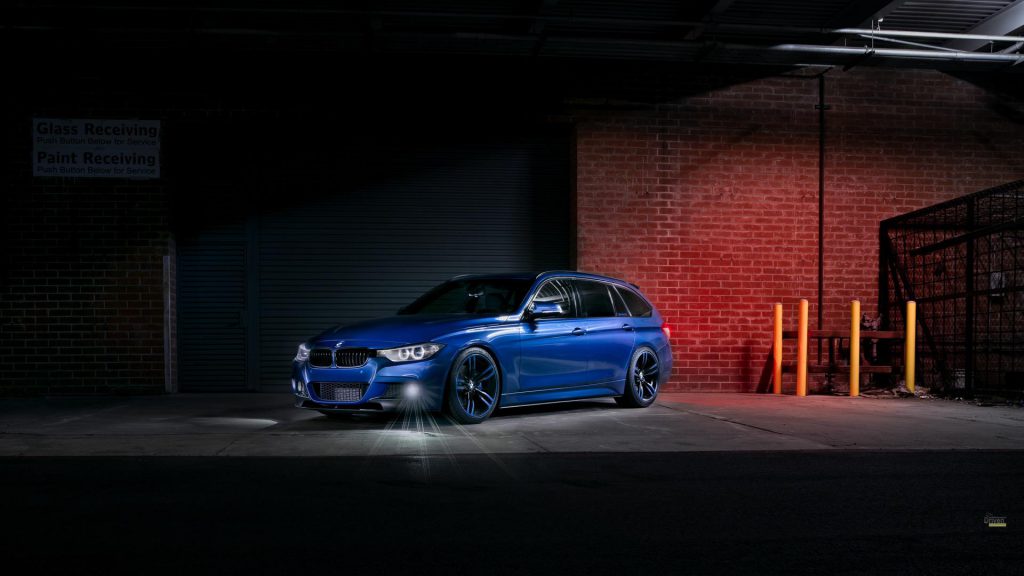 Estoril Blue II BMW 328d Vagón deportivo sobre ruedas 437M pintadas.