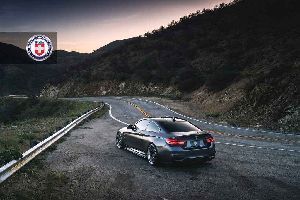 BMW M4 gris mineral con llantas HRE 540 pulidas y transparentes