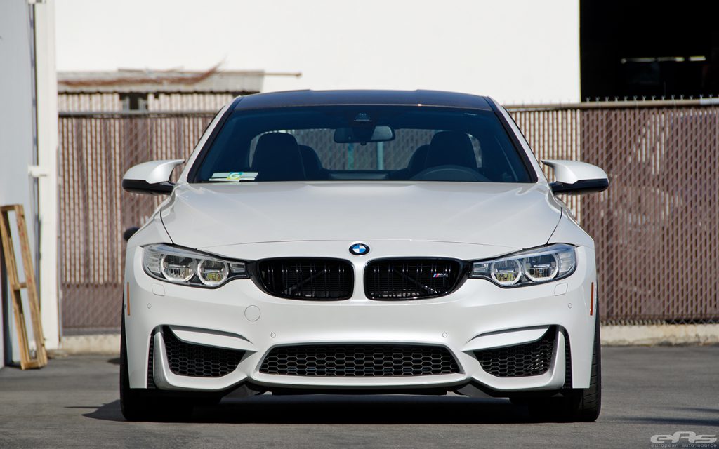 BMW M4 blanco mineral con llantas HRE