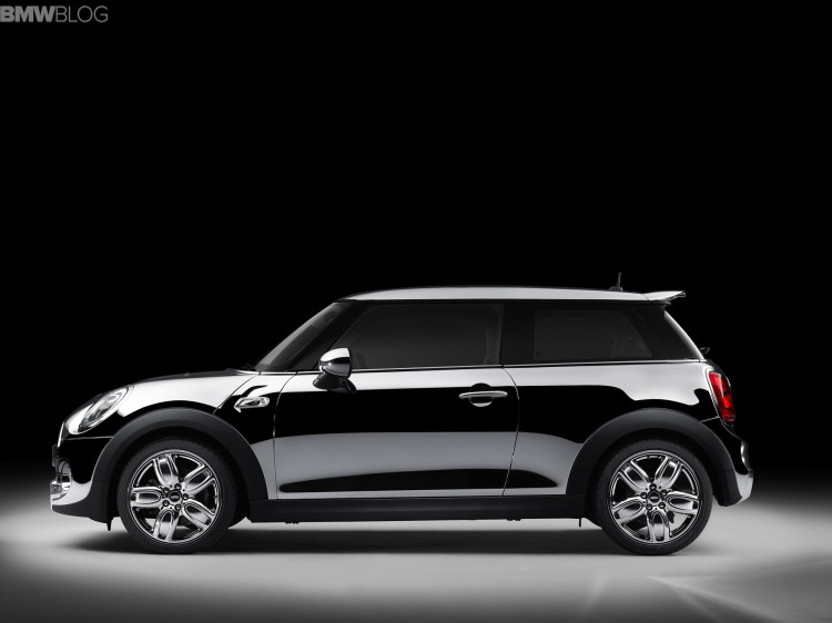 mini chrome line exterior deluxe image 08 750x562