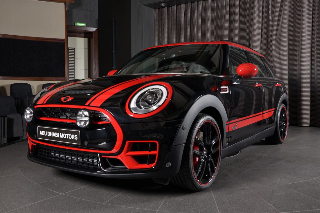 MINI Clubman JCW en negro noche