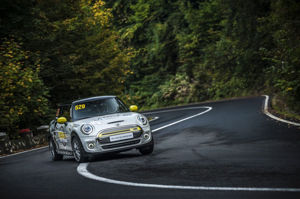 ¿Puede el MINI eléctrico enfrentarse al adorable Honda E?