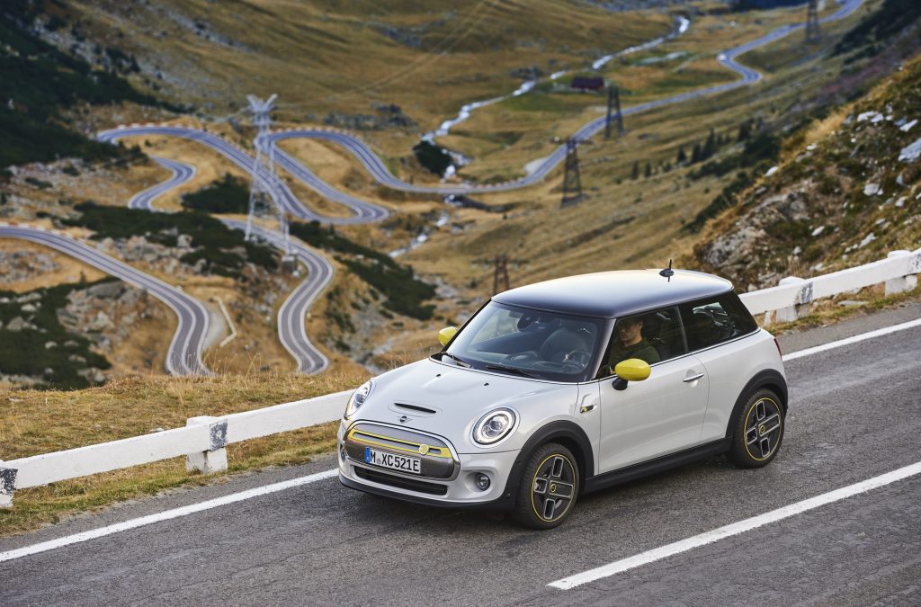 MINI anuncia el precio del MINI Cooper SE eléctrico en Estados Unidos